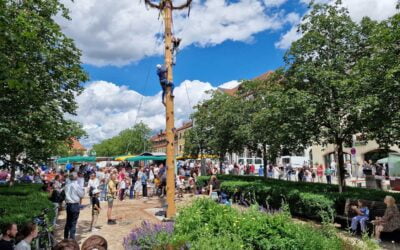 Maibaumklettern am Bürgerfest Tirschenreuth